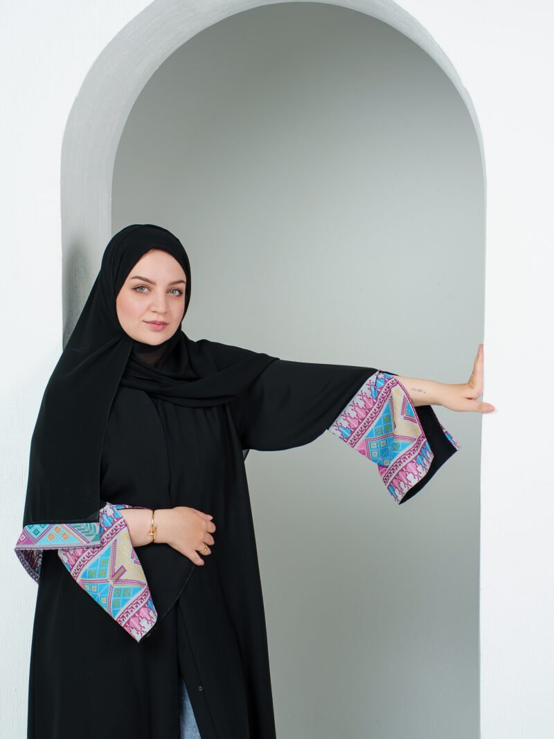 ⁦Gorgeous Abaya⁩ - الصورة ⁦2⁩